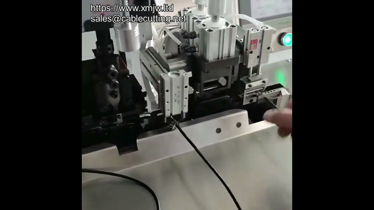 Máquina de Decapagem e Crimpagem Contínua para Cabos Multicore – Processamento de Terminais Multipinos