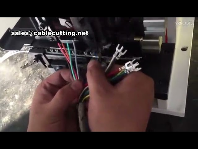Máquina Horizontal de Crimpagem e Decapagem de Terminais - Automação Industrial Eficiente