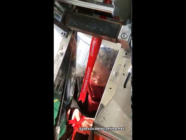 Máquina de Corte Ultrassônico de Fitas Coloridas Formato Rabo de Peixe | Cortador Automático de Fitas