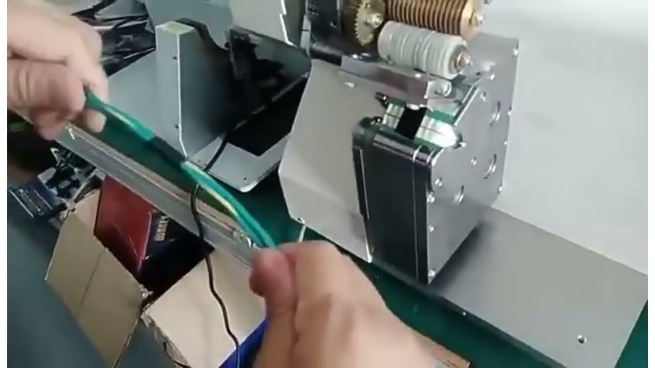 Máquina de Enrolar e Amarrar Cabos com Fita de Papel Texturizado | Embalagem Automática