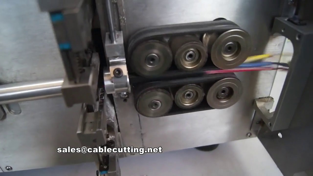 Máquina de Corte e Decapagem para Cabos Multicore, com Revestimento Duplo e Jaqueta