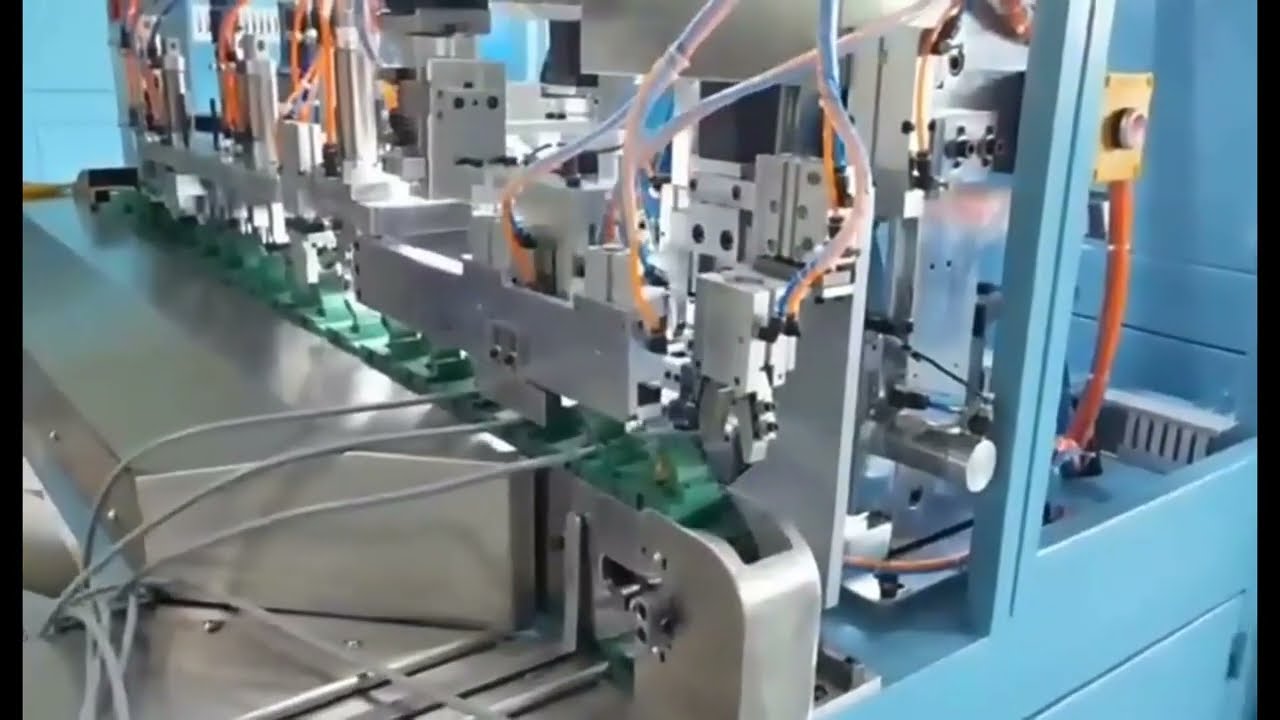 Máquina Automática de Montagem de Plugues Elétricos – Decapagem e Crimpagem de Cabos 2 e 3 Pinos