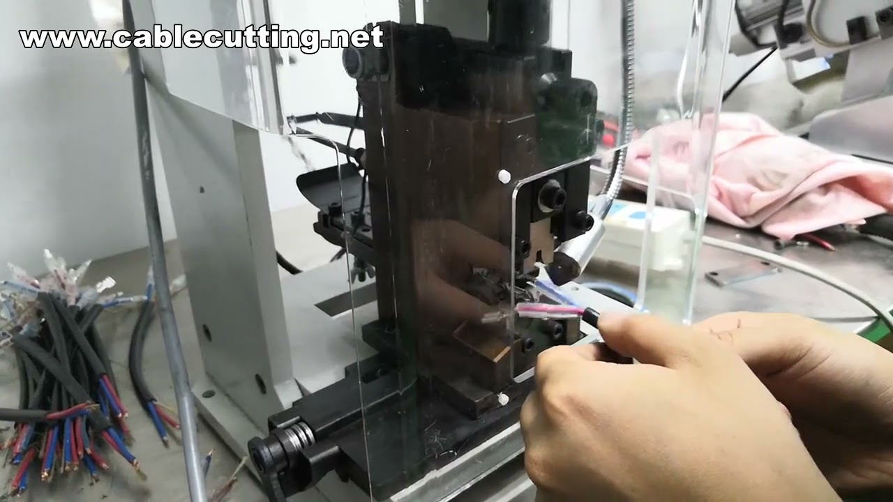 Máquina de Crimpagem de Terminais Elétricos e Anilhas | Automática e de Alta Precisão