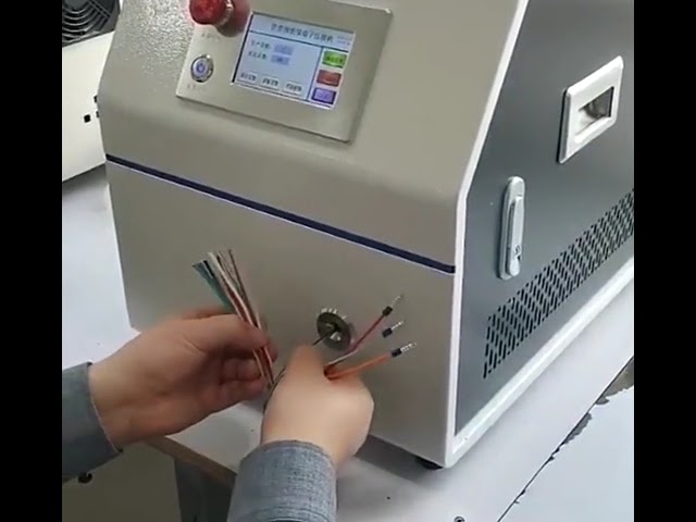 Máquina Automática de Descascar e Crimpar Terminais Tubulares Isolados 0,5-4,0 mm², Grampo Quadrado