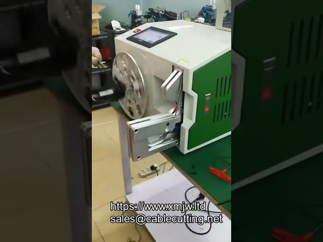 Máquina de Enrolar e Amarrar Bobinas de Cabos - Automação Industrial Eficiente