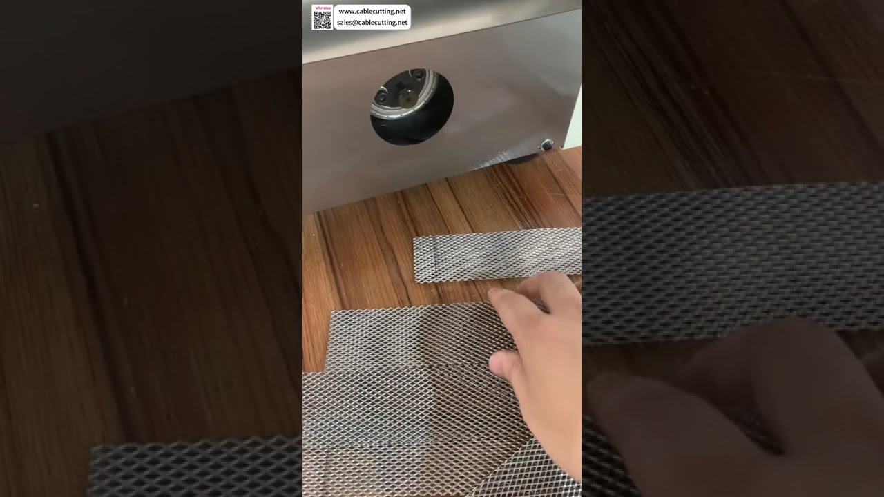 Máquina de Corte de Precisão para Telas de Aço Inoxidável - Ferramenta de Fabricação