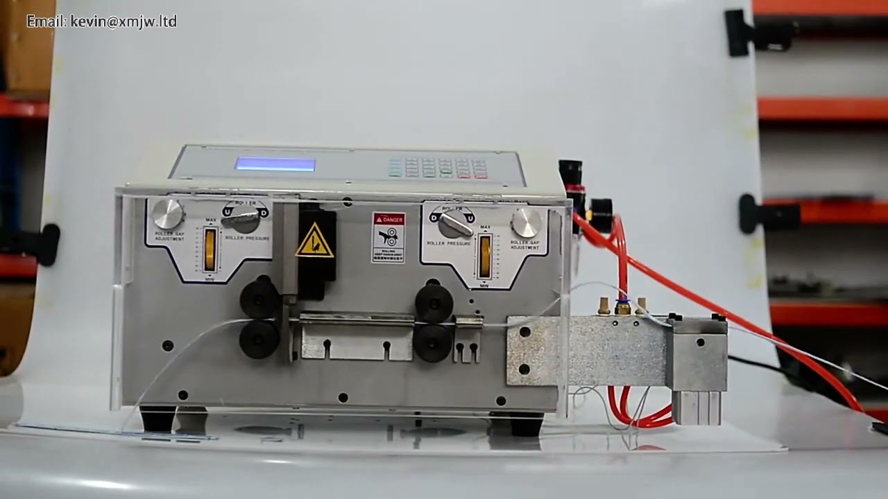 Máquina de Decapagem Automática SWT-508 PX2 para Cabos Flexíveis, Planos e Ramificados
