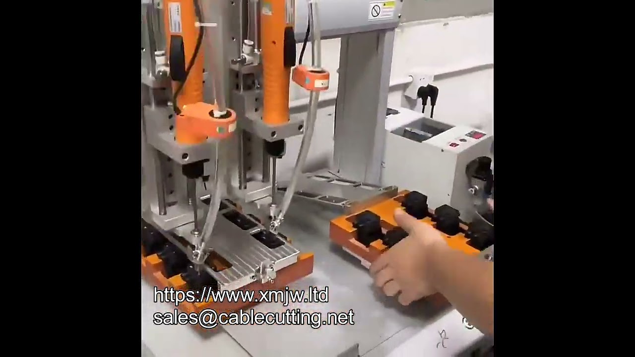 Alimentador Automático de Parafusos com Clamping, Sopro e Sucção - Robô de 4 Eixos para Montagem de Eletrodomésticos