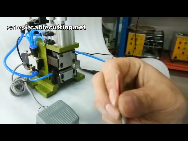 Máquina de Decapagem Pneumática 3F para Cabos Multipolares - Eficiência e Precisão
