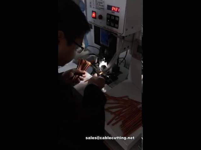 Máquina de crimpagem semiautomática para cabos flat – Eficiência e precisão industrial